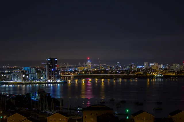 Cardiff at night / Caerdydd gyda'r nos. Does Cardiff podcast SEO need Welsh language keywords?