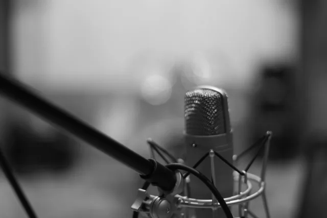 Free recording microphone image. Podcast SEO tools: five questions to ask before you buy